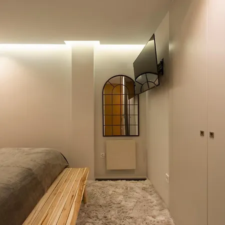 Snow Apartment *